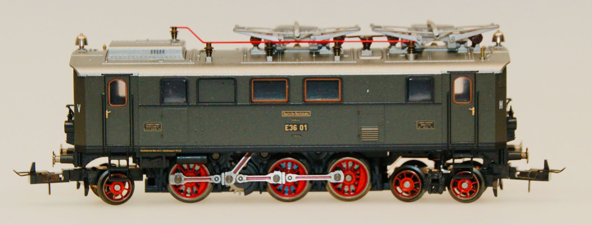 Trix 22719 - Trix - E-Lok E136 01 DRG Ep.II grün H0/GL